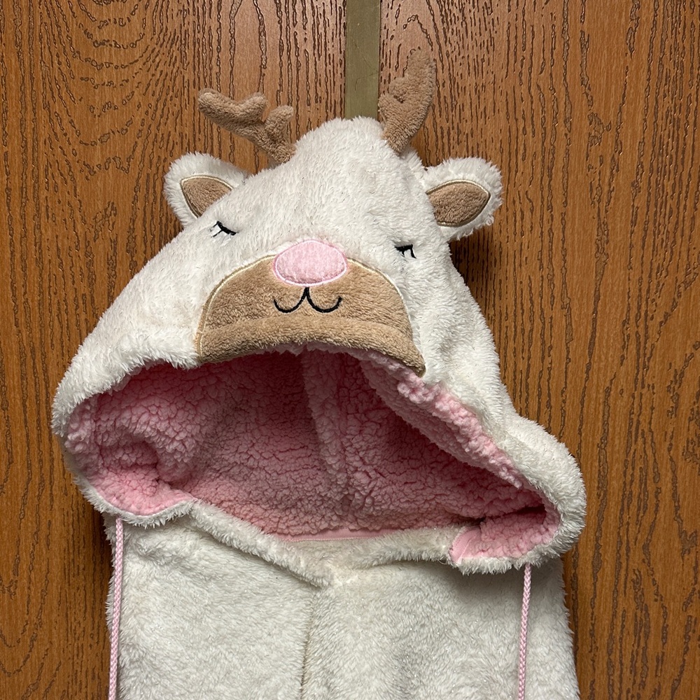 Pj Couture White and Pink Reindeer women’s Robe